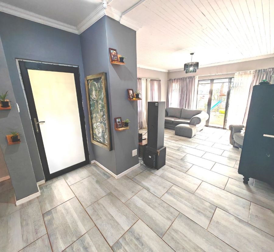 4 Bedroom Property for Sale in Uitsig Free State